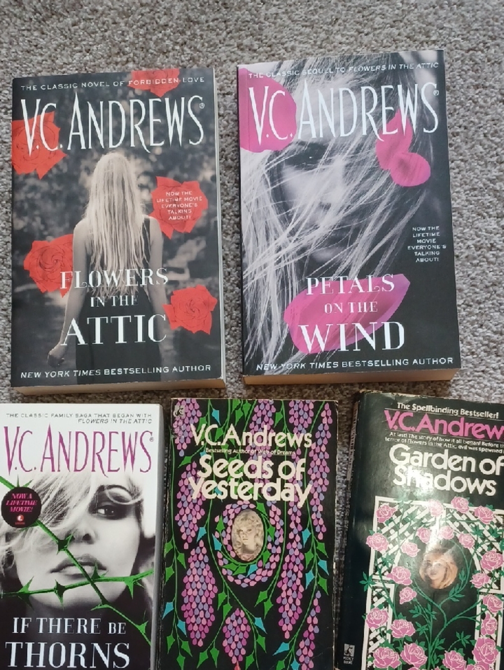 Flowers in the Attic Paperback